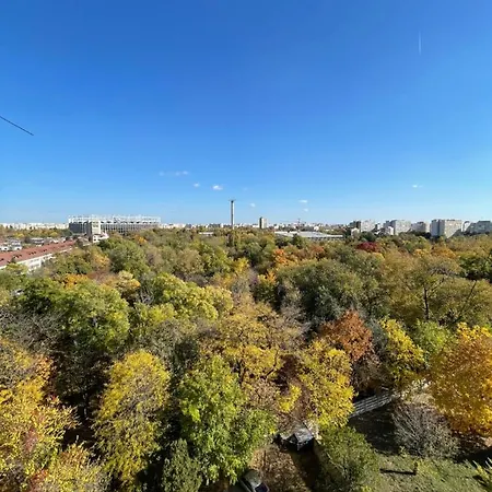 Studio Oxygen: Green Oasis In The National Park Apartment Bucharest