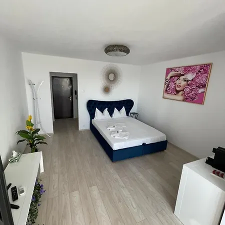 Garsoniera2-studio Oxygen-40mp Nou ! Direct In Plaminul Verde Al Parcului National ! Parcare Privata Doar Cu Rezervare In Limita Locurilor Disponibile ! Proprietate In Regim Hoteliep- Nu Are Bucatarie ! Apartament *
