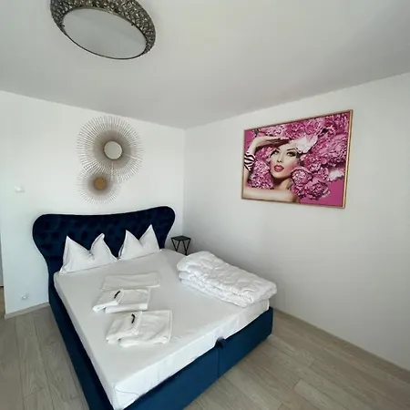 Garsoniera2-studio Oxygen-40mp Nou ! Direct In Plaminul Verde Al Parcului National ! Parcare Privata Doar Cu Rezervare In Limita Locurilor Disponibile ! Proprietate In Regim Hoteliep- Nu Are Bucatarie ! Apartament *